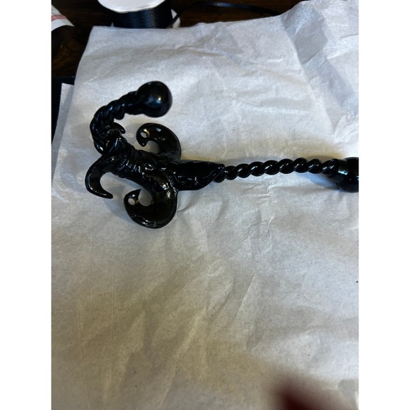 Black Cast Iron Fleur de Lis Wall Hook Decorative Single Hook - Picture 4 of 4